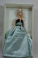 099 - Barbie silkstone fashion model